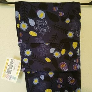 BNWT Lularoe cassie purple spring print